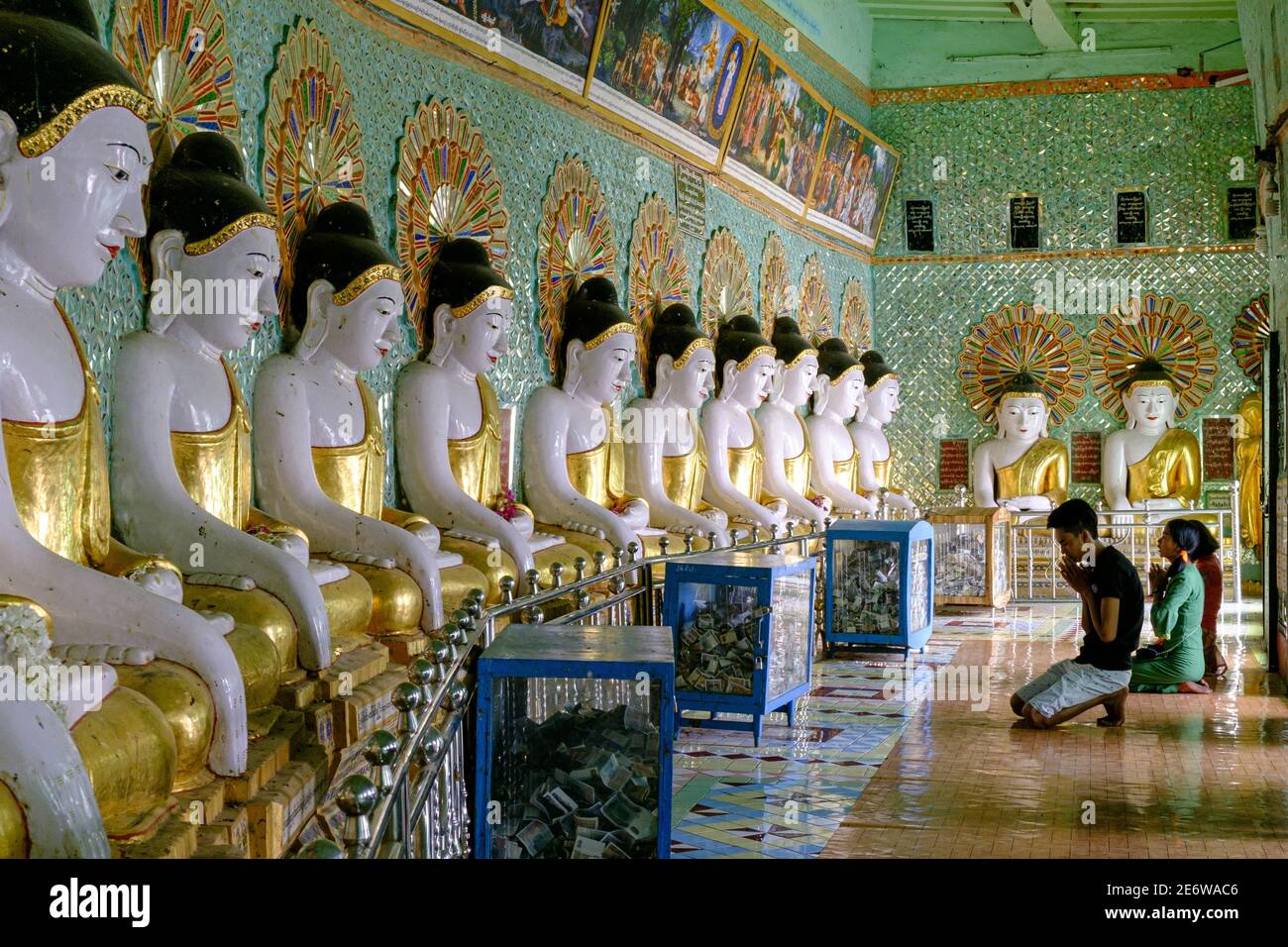 Myanmar (Birmania), Mandalay, città vecchia di Sagaing, il Paya Umin Thounzeh - 30 grotte Foto Stock