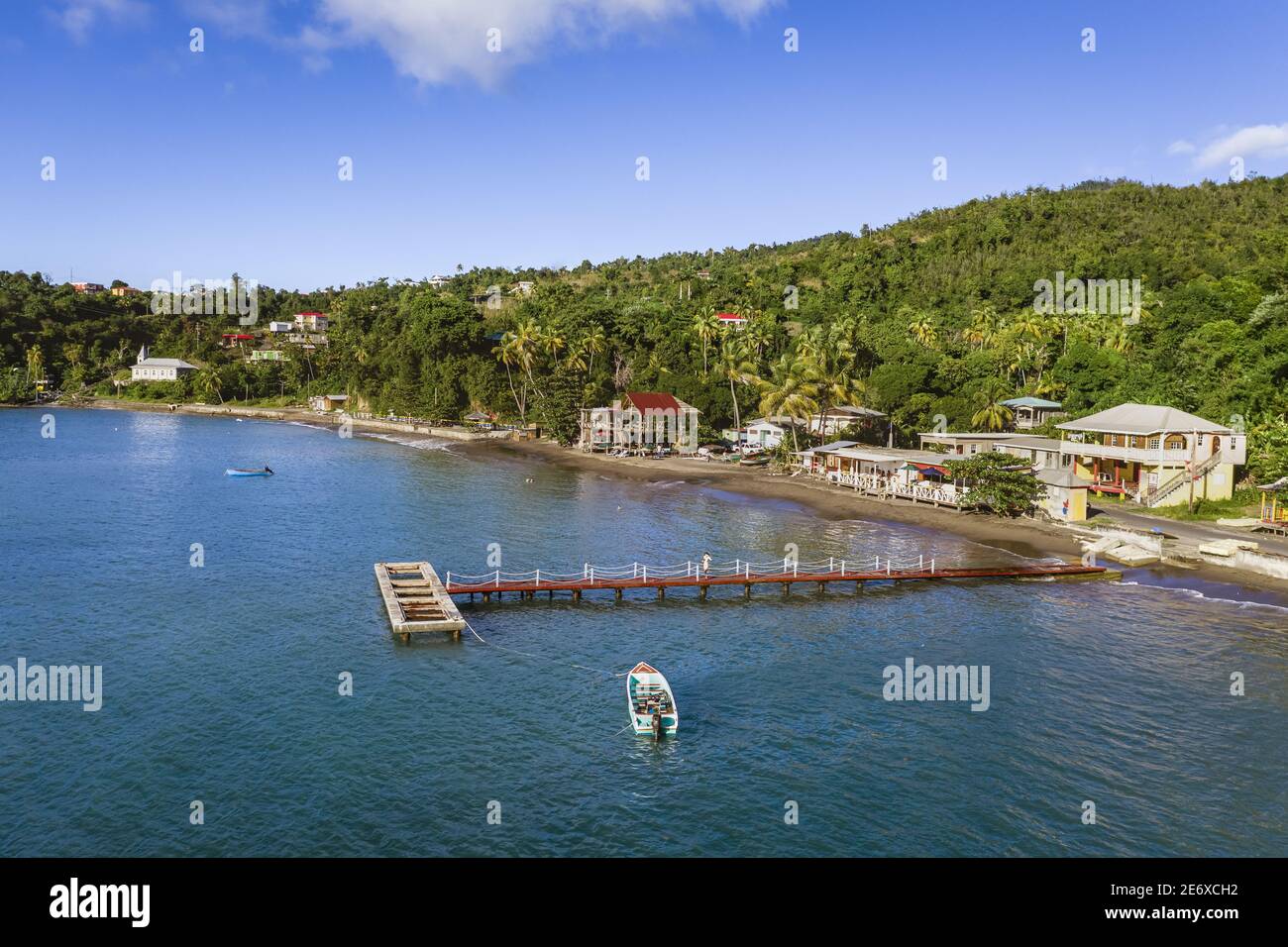 Caraibi, Isola Dominica, Toucari Bay a nord di Portsmouth (vista aerea) Foto Stock