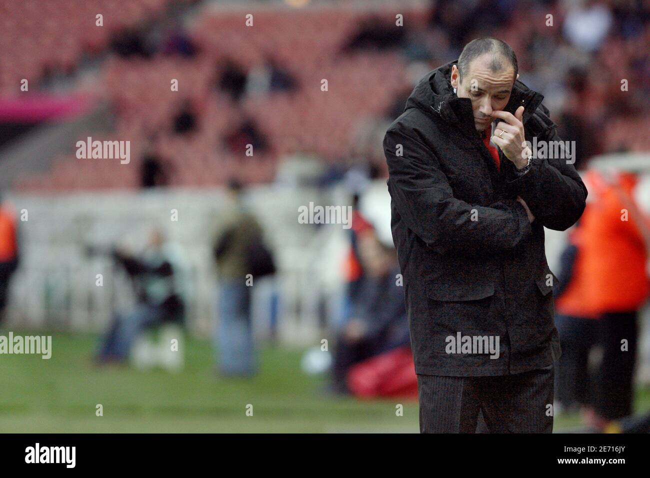 Il direttore del PSG Paul le Guen durante la Coppa di Francia, Paris-Saint-Germain vs Gueugnon al Parc des Princes Stadium di Parigi, Francia, il 21 gennaio 2007. Paris Saint-Germain ha vinto 1 -0. Foto di Mehdi Taamallah/Cameleon/ABACAPRESS.COM Foto Stock