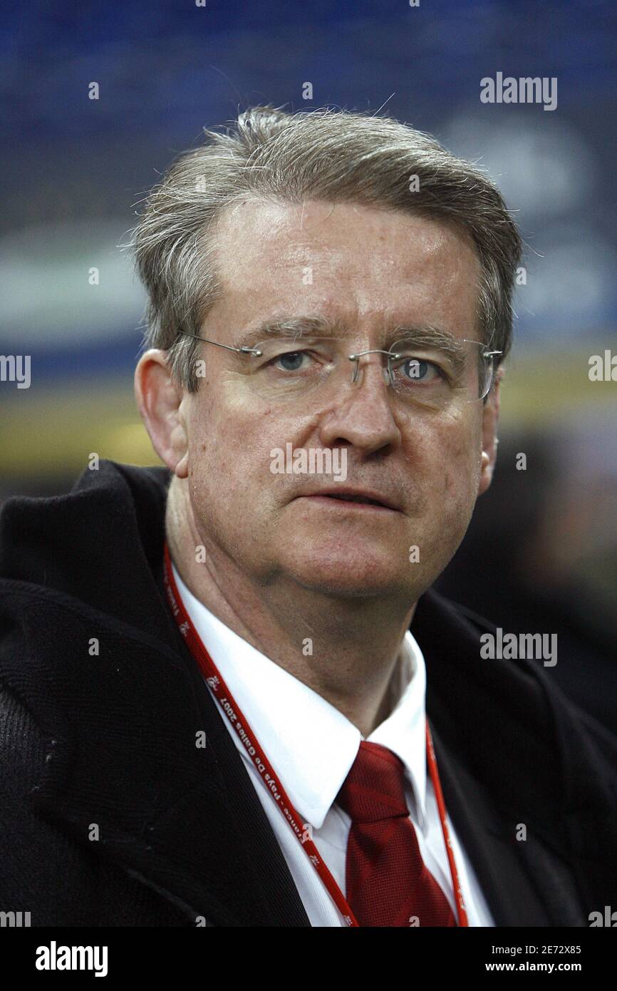 il presidente della federazione francese di rugby Bernard Lapasset durante la partita RBS 6 Nations, Francia contro Galles allo Stade de France, a Saint Denis, vicino a Parigi, Francia il 24 febbraio 2007. La Francia ha vinto il 32-21. Foto di Christian Liegi/ABACAPRESS.COM Foto Stock