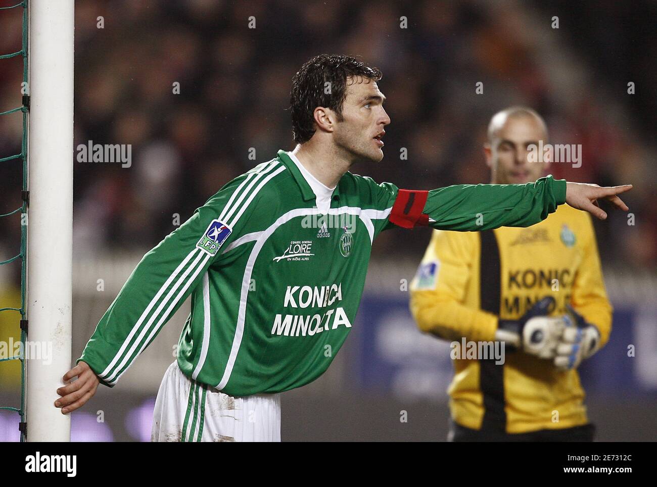 Julien Sable e il portiere Jeremie Janot durante la prima partita di calcio francese Paris Saint-Germain contro SAINT-Etienne allo stadio Parc des Princes di Parigi, Francia, il 25 febbraio 2007. ASSE ha vinto 2-0. Foto di Christian Liegi/ABACAPRESS.COM Foto Stock