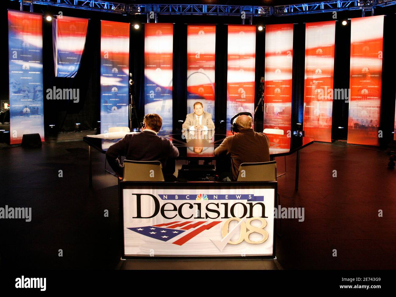 Prova del personale per il dibattito presidenziale democratico a Las Vegas, Nevada, 14 gennaio 2008. La discussione si svolge il 15 gennaio. REUTERS/RICK WILKING (STATI UNITI) CAMPAGNA DELLE ELEZIONI PRESIDENZIALI USA 2008 (USA) Foto Stock