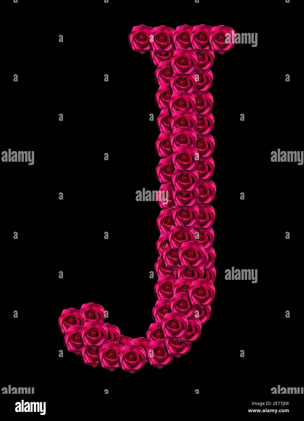 Immagine romantica di una lettera maiuscola J fatta di rose rosse. Isolato su sfondo nero. Elemento di design per temi di amore o di valore Foto Stock