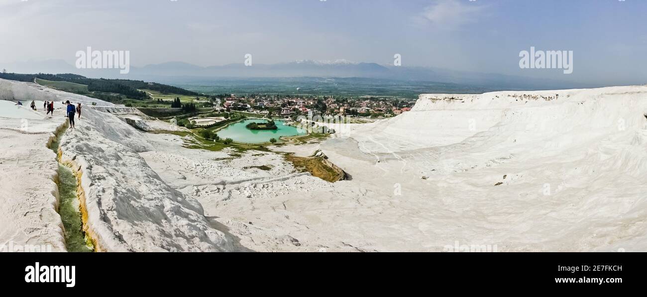 Punto panoramico del paesaggio circostante a Pamukkale, Denizli, Turchia Foto Stock