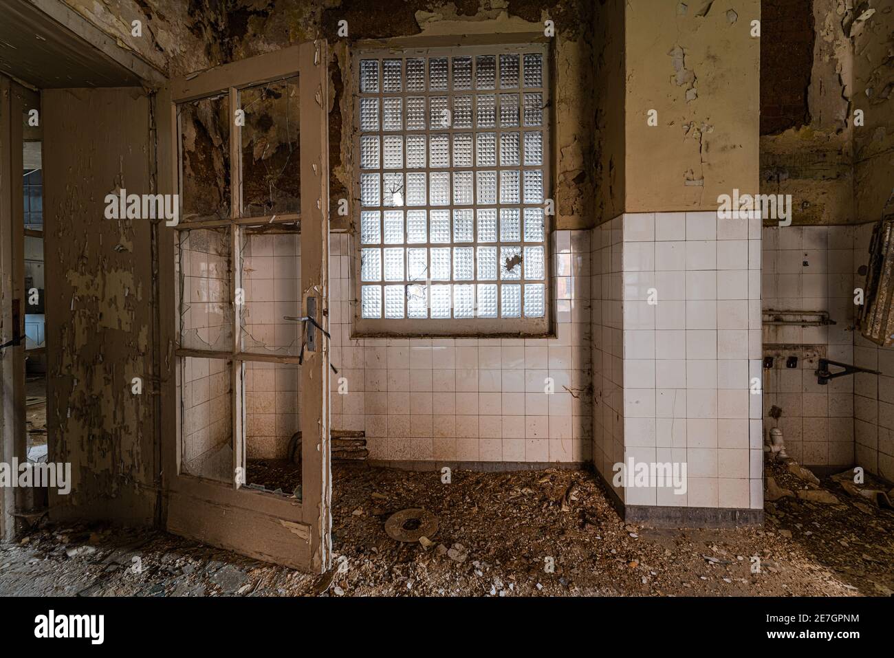 Los Place - Halbmond Teppichfabrik a Oelsnitz Vogtland kurz vor ihrem Abriss, Fotografia Urbex Foto Stock