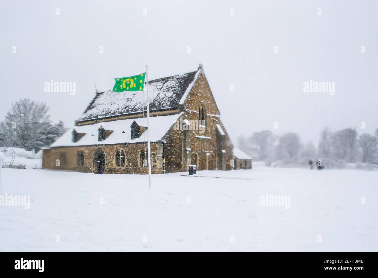 OAKHAM, RUTLAND, INGHILTERRA - 24 GENNAIO 2021: Castello di Oakham in una giornata innevata Foto Stock