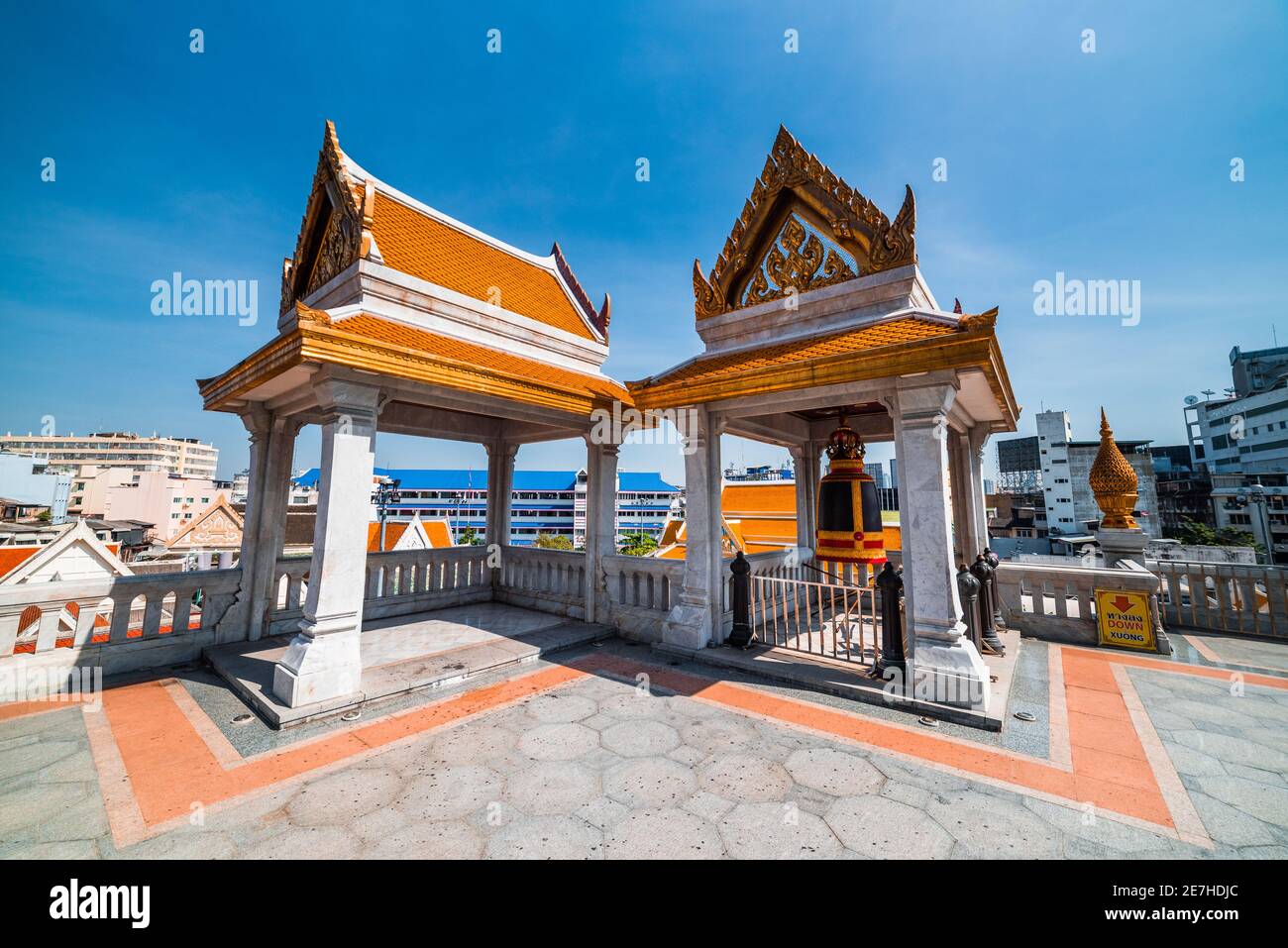 Elementi architettonici del Tempio del Buddha d'oro a Bangkok, Thailandia Foto Stock