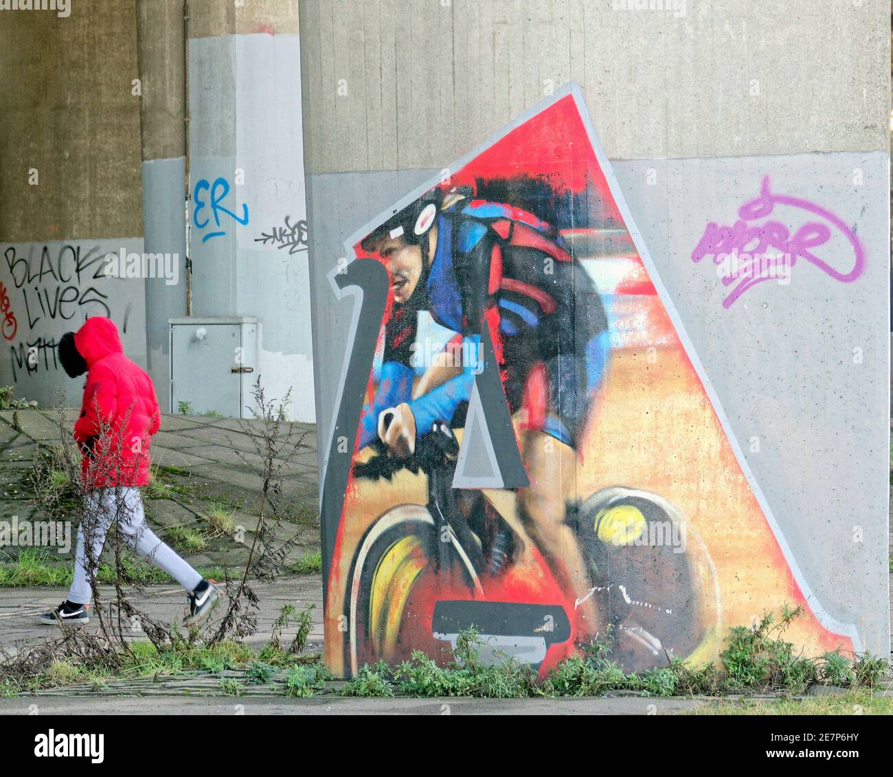 Glasgow, Scotland, UK.30th January, 2021, Lockdown Sabato sotto il ponte di kingston. Misery continua almeno la pioggia si fermò come strade deserte nelle aree commerciali del centro città si affida in poster e wall art come sostituto della vita. Credit Gerard Ferry/Alamy Live News Foto Stock