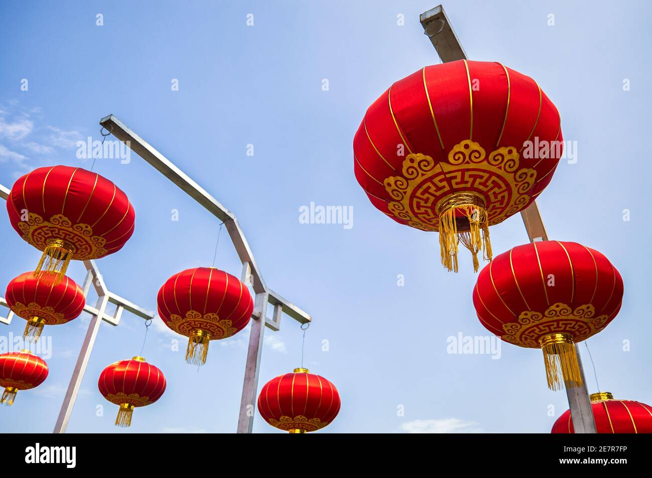 Lanterne rosse appese a Pechino, in Cina, in occasione del Capodanno lunare Foto Stock
