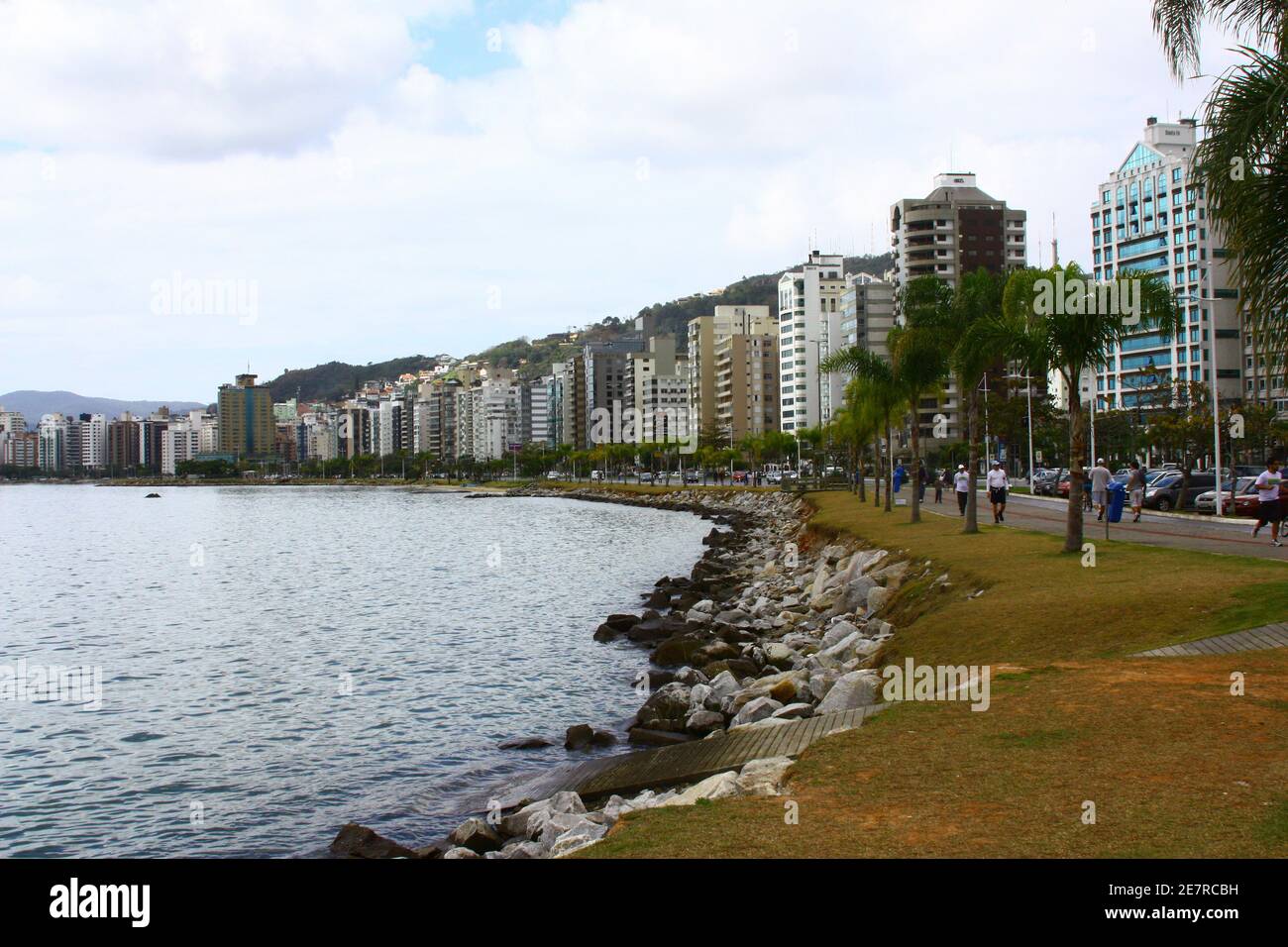 Passeio com Cão boxer na Beiramar Norte - Florianópolis SC Brasile Foto Stock