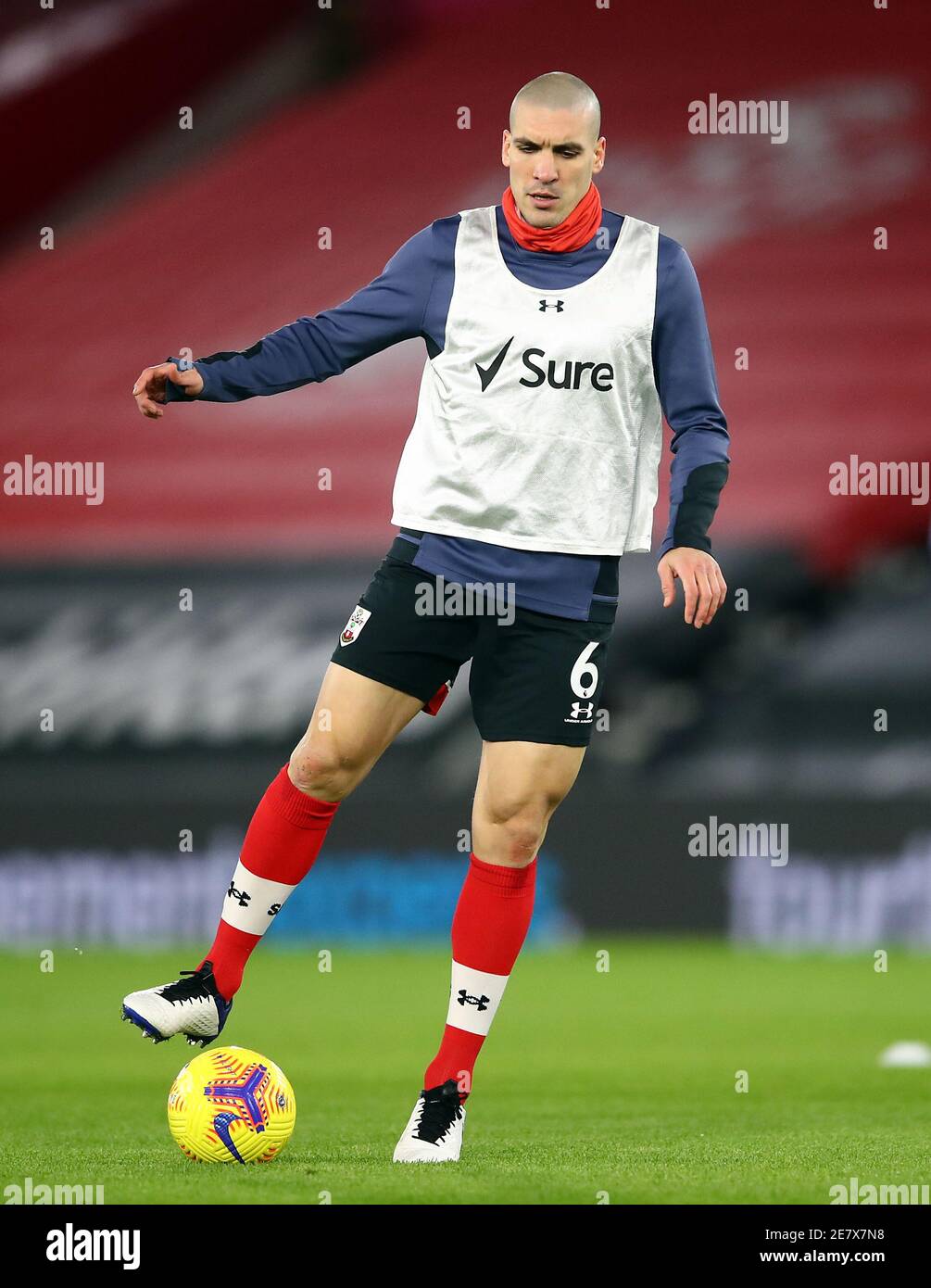 Oriol Romeu di Southampton si riscalda prima della partita della Premier League al St Mary's Stadium di Southampton. Data immagine: Sabato 30 gennaio 2021. Foto Stock