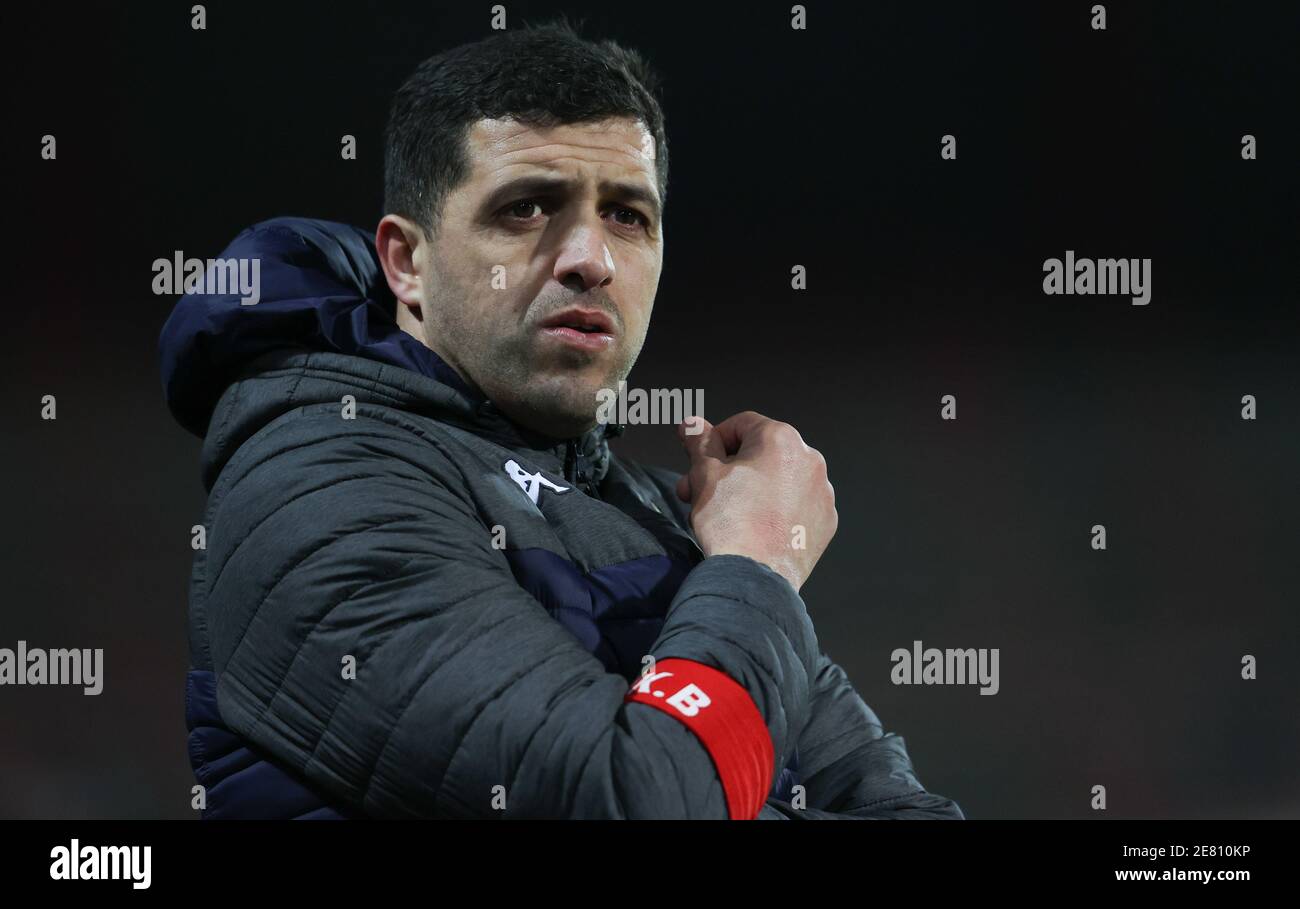 Levi Malungu di Charleroi e Ognjen Vranjes di Charleroi hanno ritratto durante una partita di calcio tra KV Kortrijk e Sporting Charleroi, sabato 30 gennaio Foto Stock