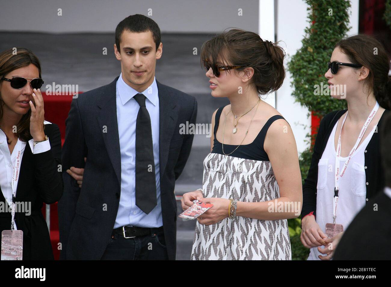 La principessa Charlotte Casiraghi, il fidanzato Alex Dellal e suo fratello Andrea chiacchierano con gli amici durante il Gran premio di Formula uno di Monaco a Monte-Carlo, Monaco, il 27 maggio 2007. Foto di Frederic Nebinger/ABACAPRESS.COM Foto Stock