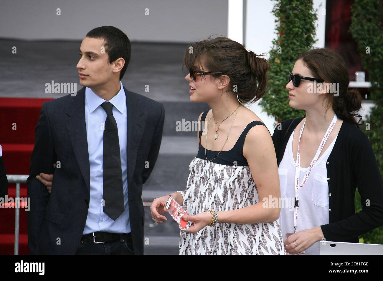 La principessa Charlotte Casiraghi, il fidanzato Alex Dellal e suo fratello Andrea chiacchierano con gli amici durante il Gran premio di Formula uno di Monaco a Monte-Carlo, Monaco, il 27 maggio 2007. Foto di Frederic Nebinger/ABACAPRESS.COM Foto Stock