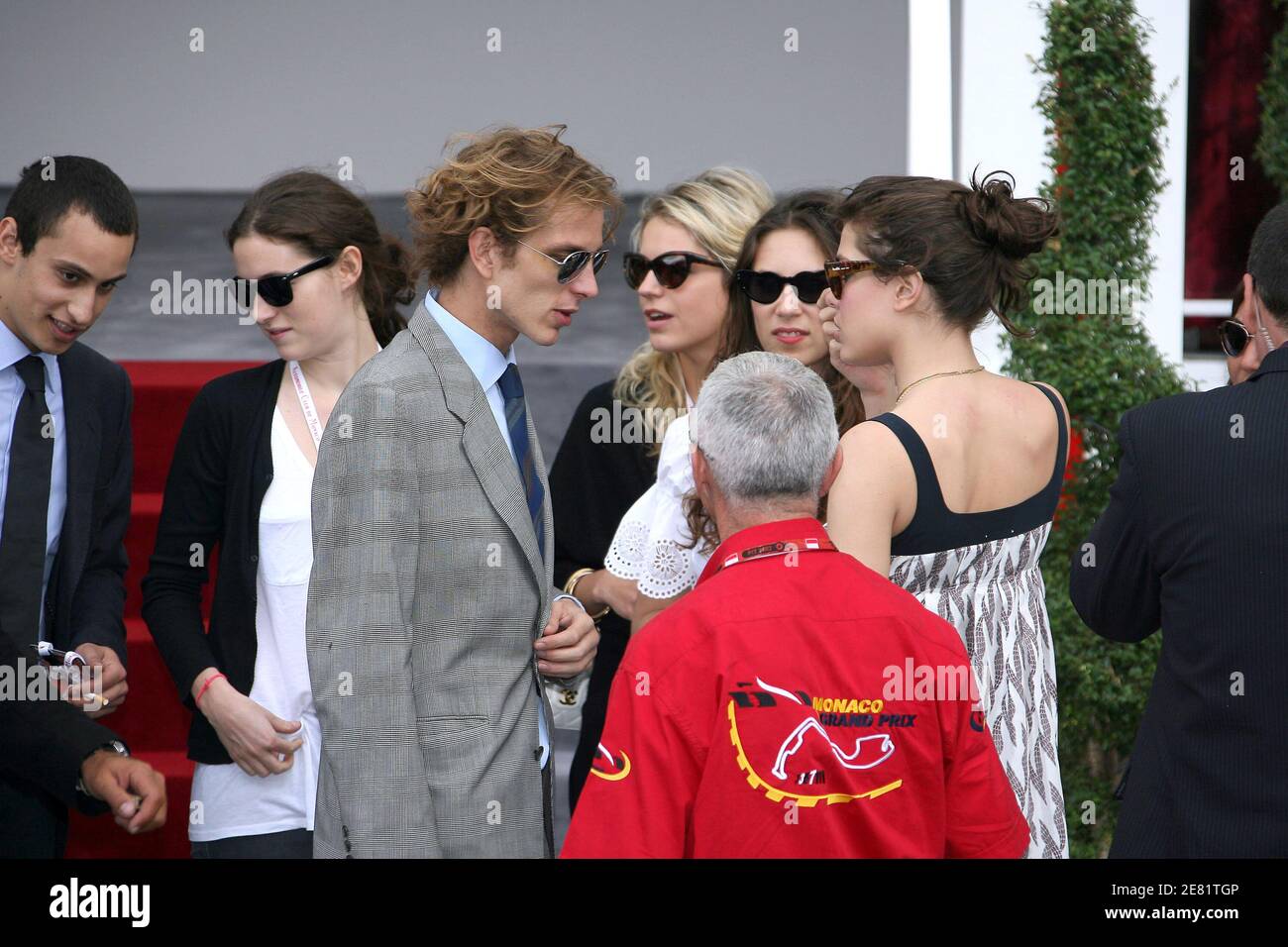 La principessa Charlotte Casiraghi, il fidanzato Alex Dellal e suo fratello Andrea chiacchierano con gli amici durante il Gran premio di Formula uno di Monaco a Monte-Carlo, Monaco, il 27 maggio 2007. Foto di Frederic Nebinger/ABACAPRESS.COM Foto Stock