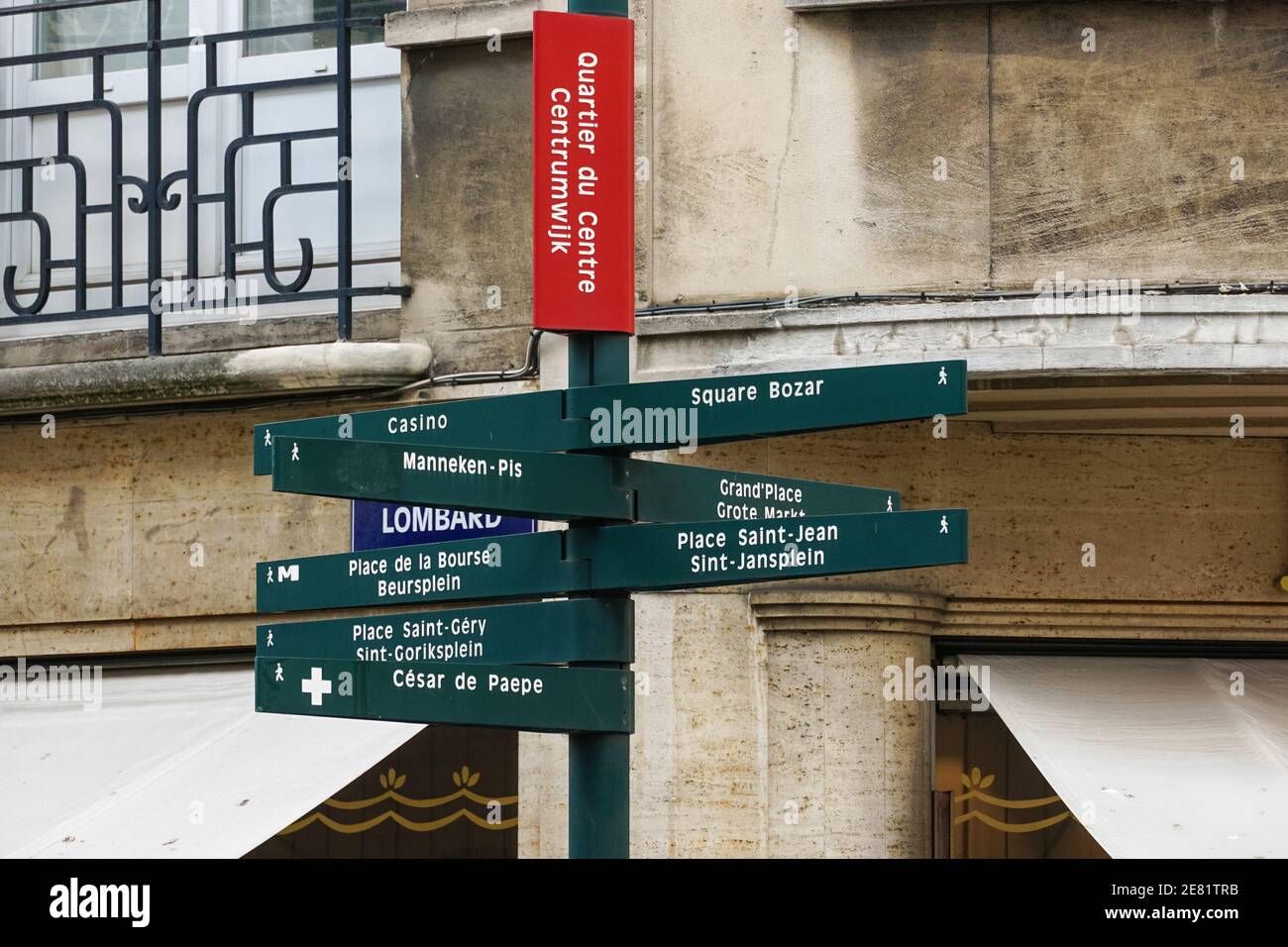 Cartello con le indicazioni per i luoghi di interesse turistico di Bruxelles, Belgio Foto Stock