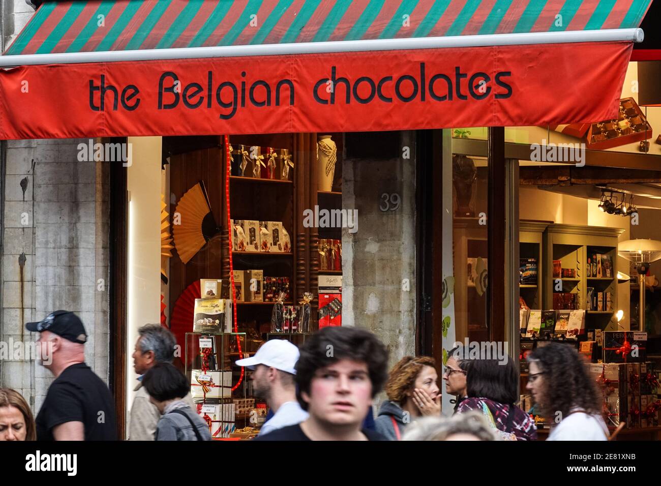 Tradizionale cioccolateria belga a Bruxelles, in Belgio Foto Stock