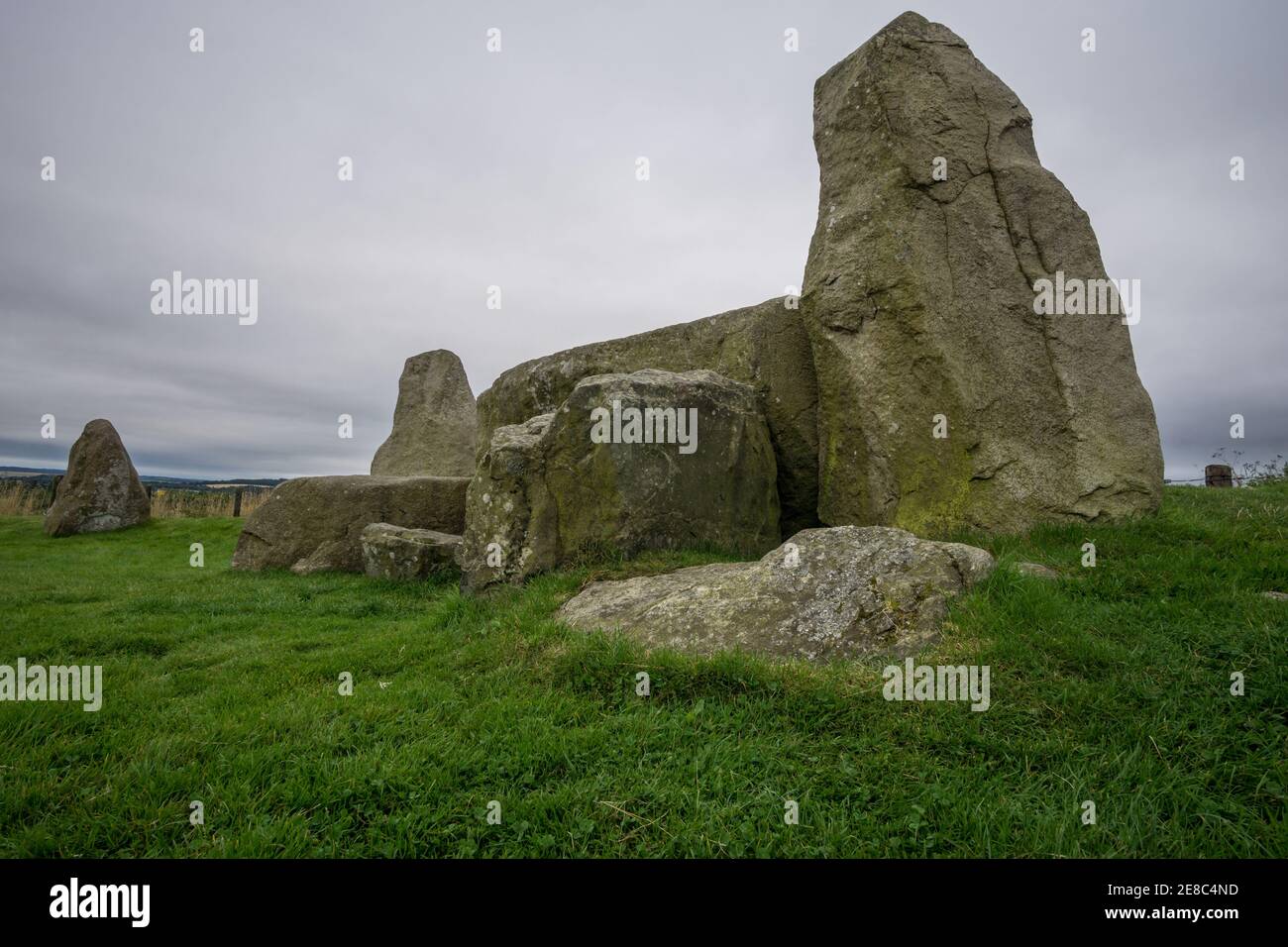 Pasqua Aquhorthies recumbent cerchio di pietra, un sito storico monumento dell'età del bronzo vicino a Inverurie, Aberdeenshire, Scozia Foto Stock