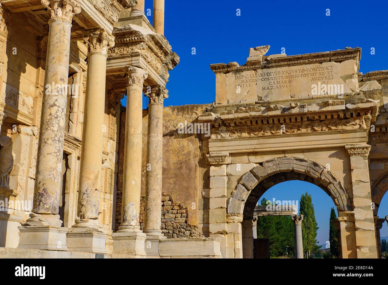 Biblioteca di Celso, un antico edificio romano nel sito archeologico di Efeso, Turchia Foto Stock