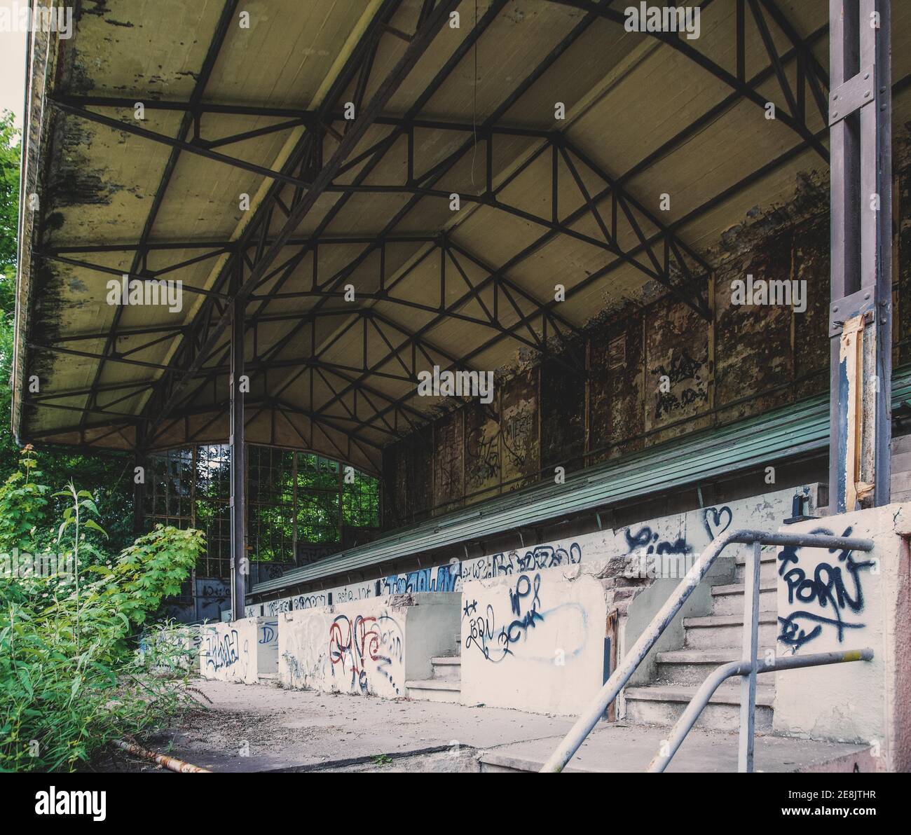 Galleria pubblica, stadio, ex set cinematografico, Lost Place, Colonia, Nord Reno-Westfalia, Germania Foto Stock
