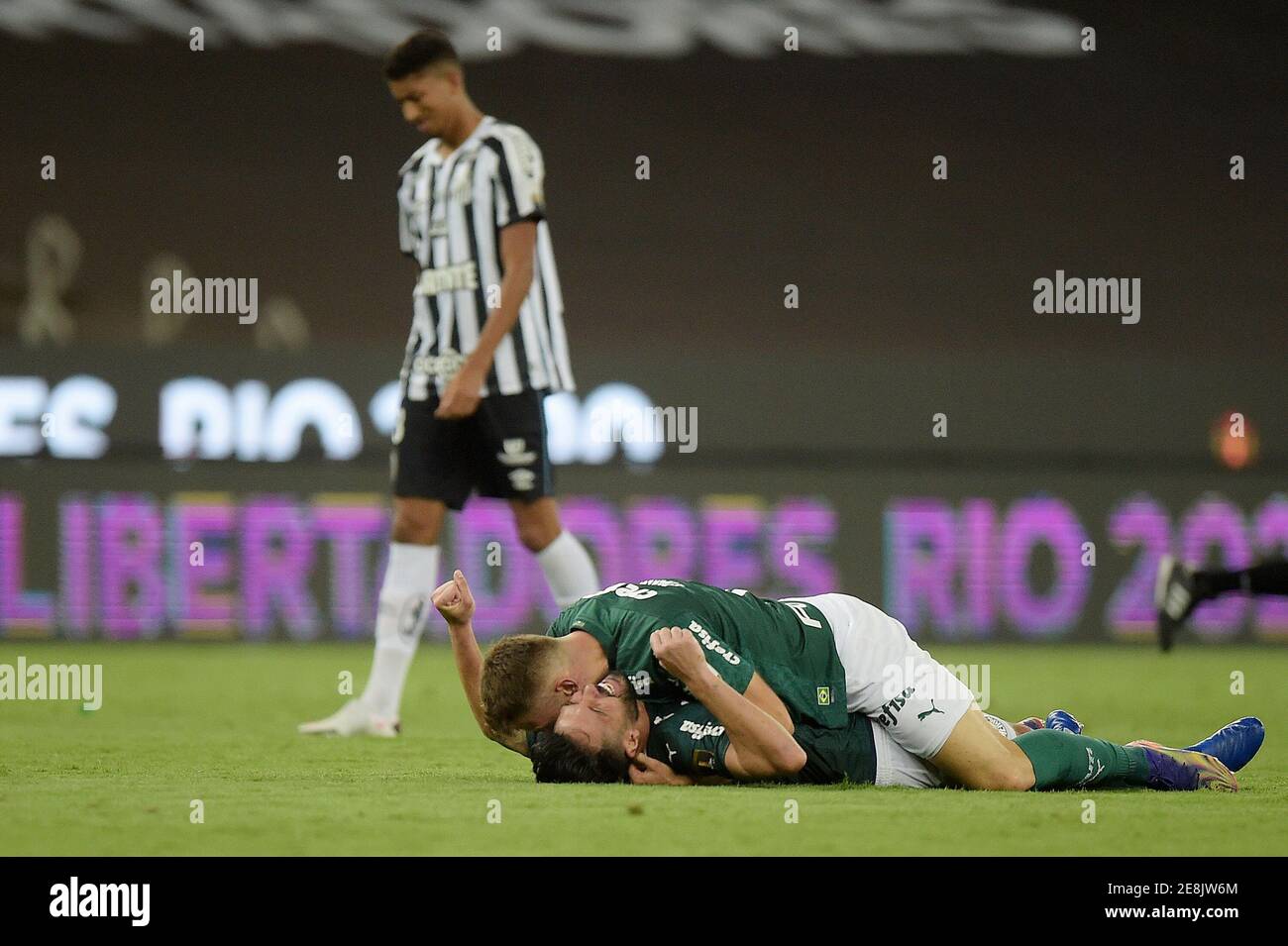 Libertadores Cup, finale, Palmeiras contro Santos; i giocatori di Palmeiras festeggiano dopo la partita / PRESSINPHOTO Foto Stock