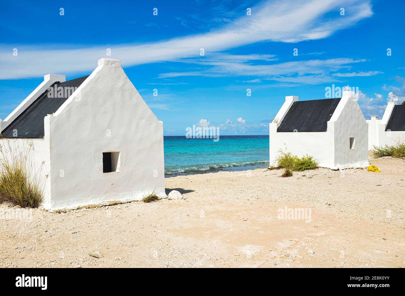 case schiavi sulla spiaggia di bonaire nei caraibi Foto Stock