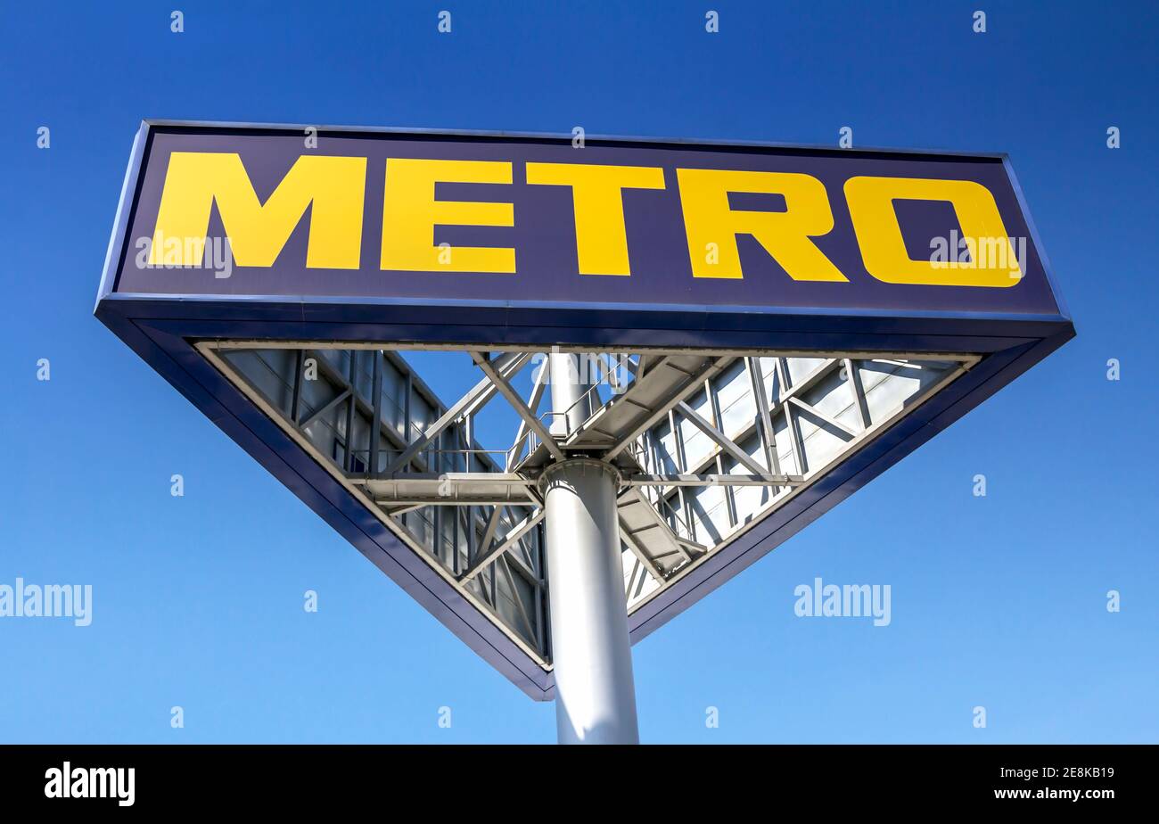 Ankara, Turchia : logo metro di un supermercato. Metro Cash and Carry è un operatore internazionale leader nel commercio all'ingrosso self-service Foto Stock