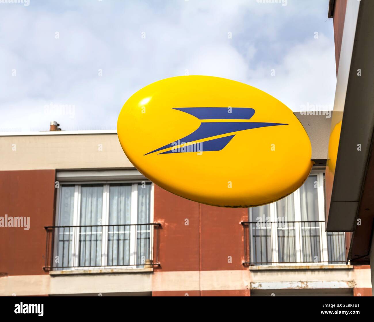 Le Havre, Francia : la Poste, società di servizi postali in Francia, operante nella Francia metropolitana e in cinque dipartimenti francesi d'oltremare Foto Stock