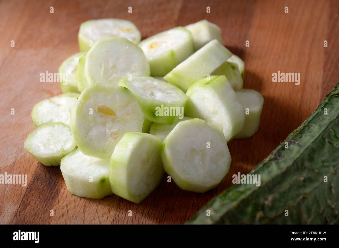 Verdura conosciuta come Oyong, Gambas, Luffa Squash, Luffa acutangula. Molto vitamina e Viber Foto Stock