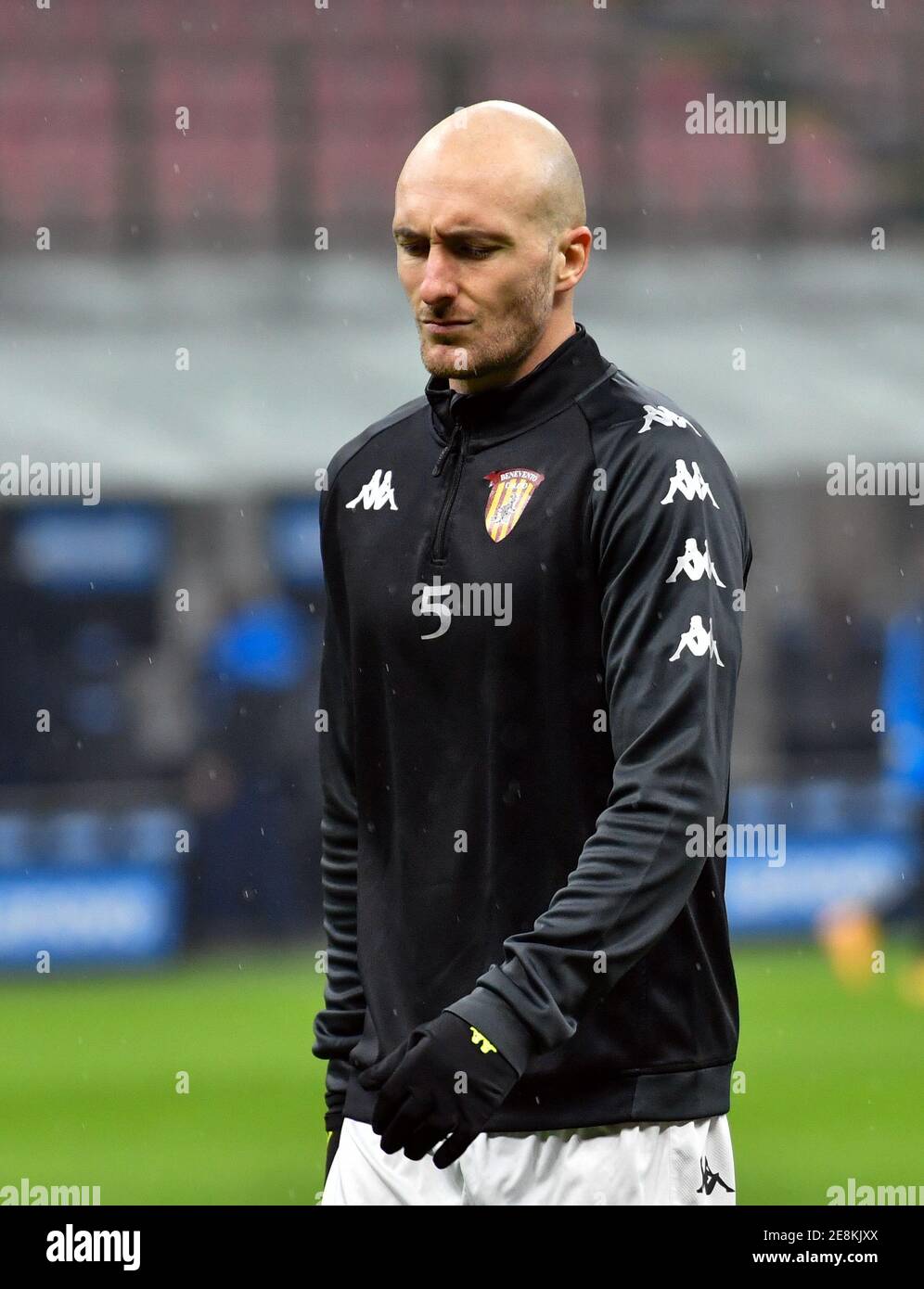 Milano, Italia. 30 gennaio 2021. Luca Caldirola (5) di Benevento visto durante il warm up prima della serie UNA partita tra Inter Milano e Benevento a Giuseppe Meazza di Milano. (Photo Credit: Gonzales Photo/Alamy Live News Foto Stock