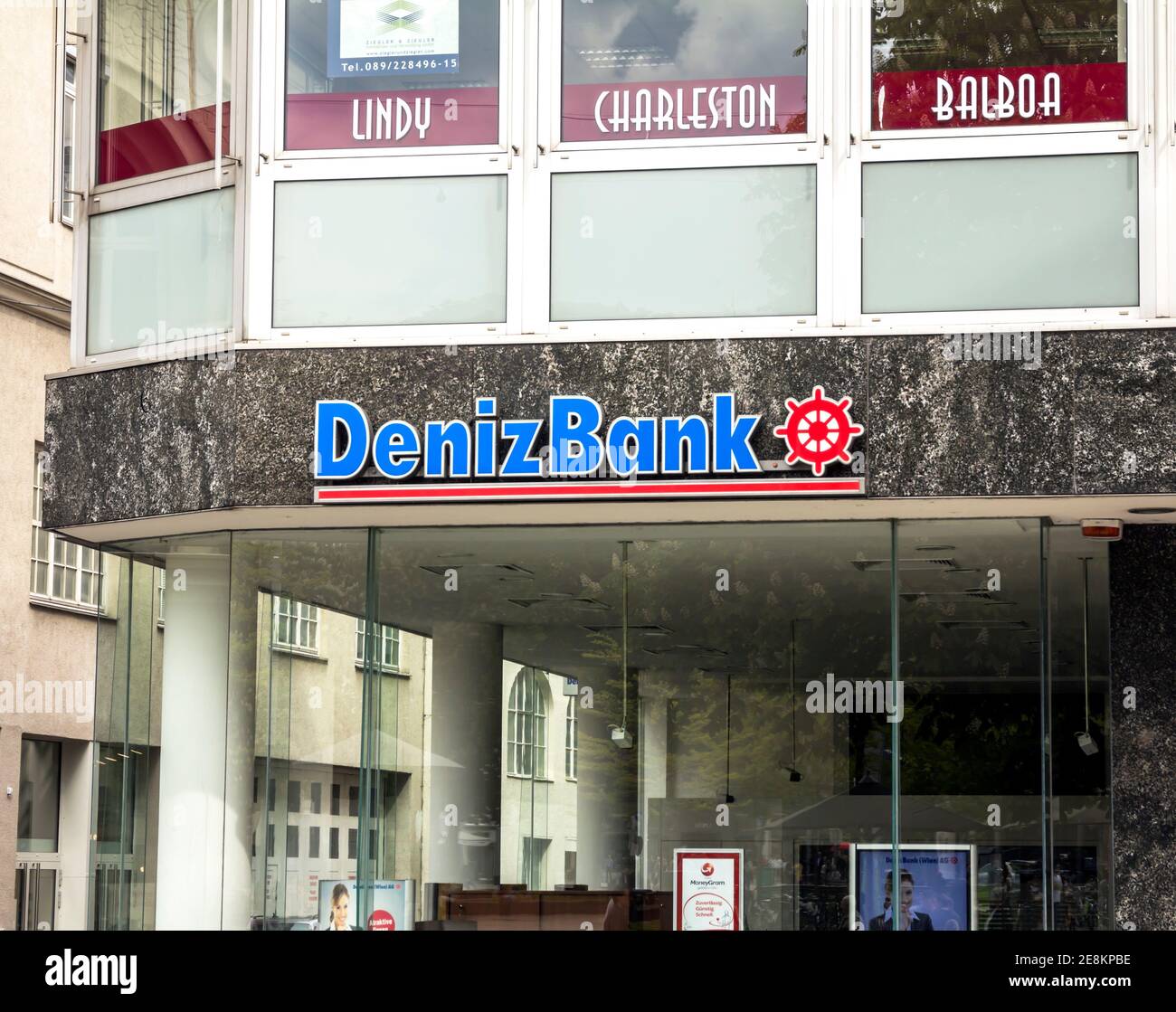 Augsburg, Germania - 18 maggio 2019: Filiale di DenizBank. Società bancaria privata in Turchia Foto Stock