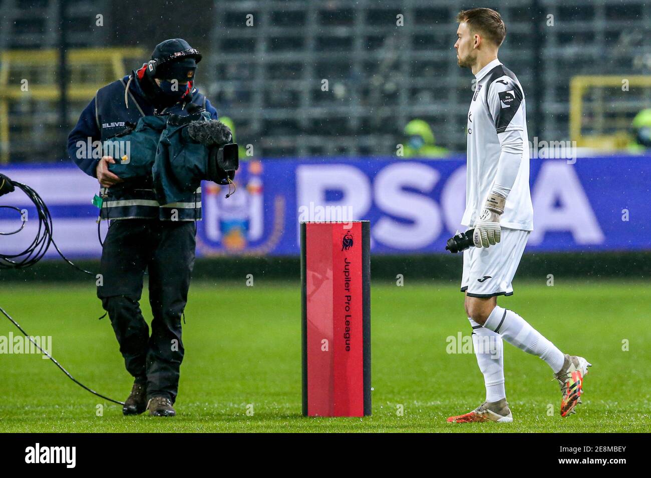 BRUXELLES, BELGIO - GENNAIO 31: Camera / broadcasting / TV, Timon Wellenreuther della RSC Anderlecht durante la Pro League match tra la RSC Anderlecht A. Foto Stock