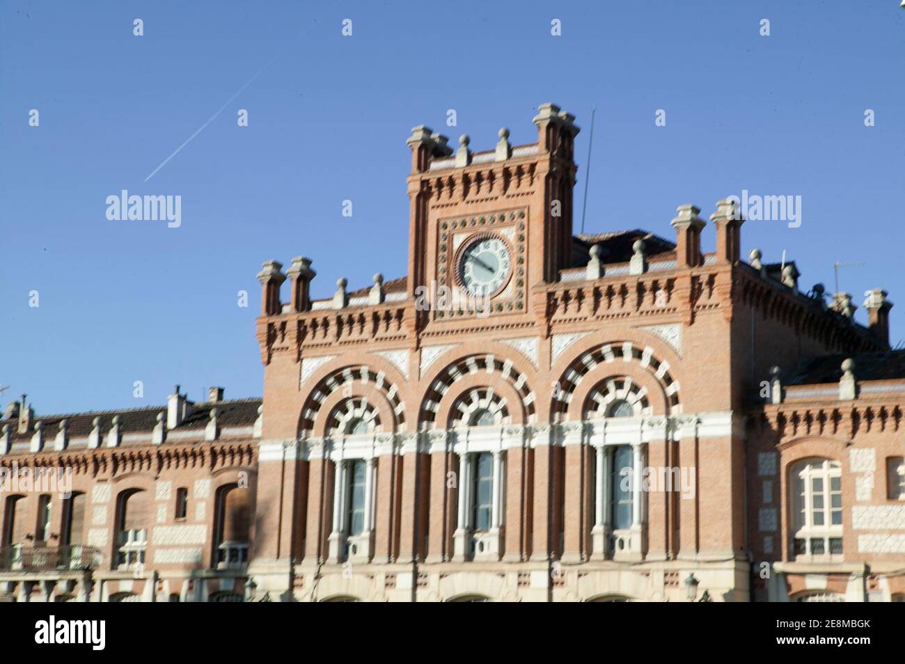 Facciata della stazione ferroviaria di Aranjuez Foto Stock