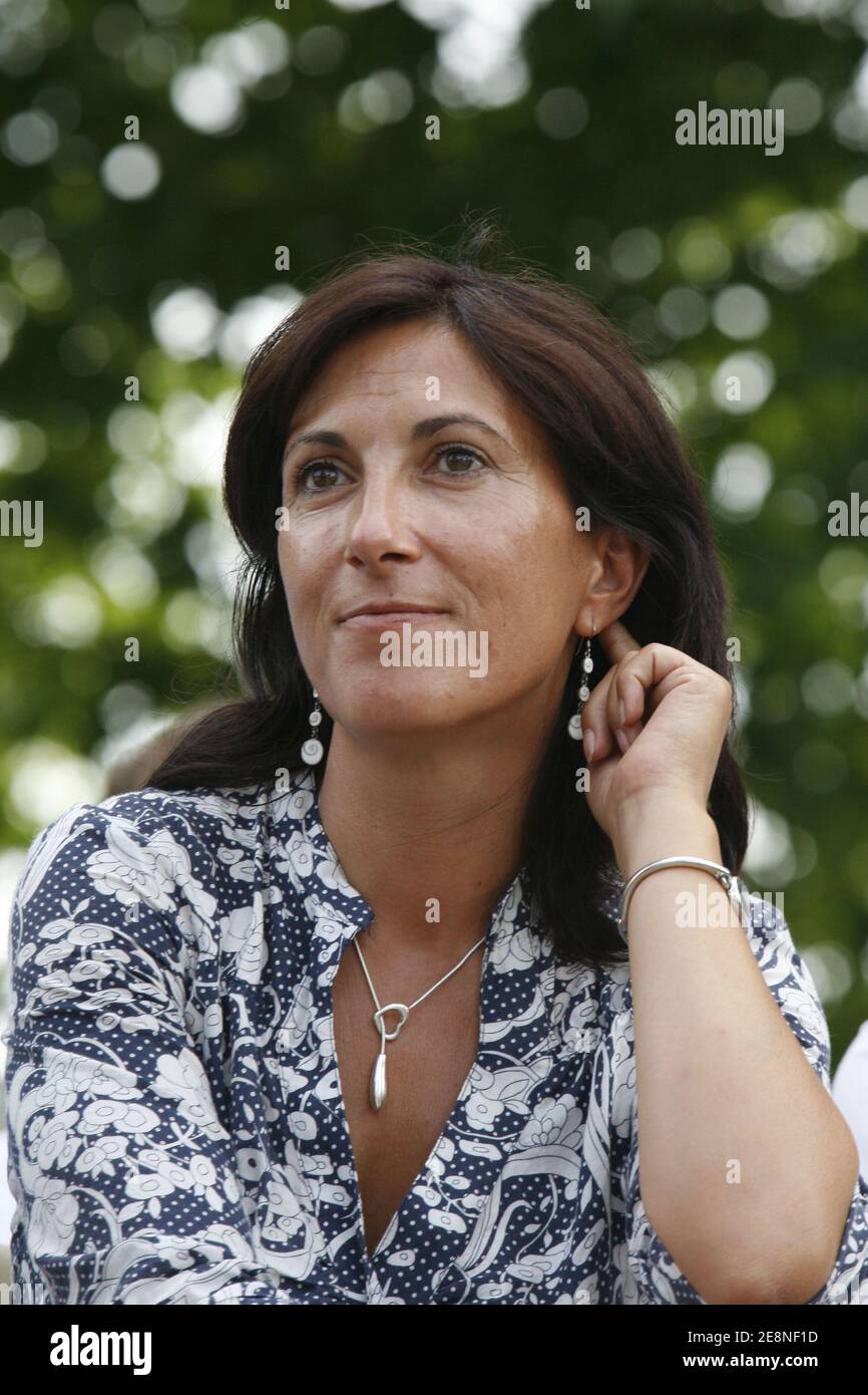 Sandrine Mazetier, deputato di Parigi, partecipa alla festa annuale delle rose di Frangy en Bresse, in Francia, il 26 agosto 2007. Foto di Axelle de russe/ABACAPRESS.COM Foto Stock