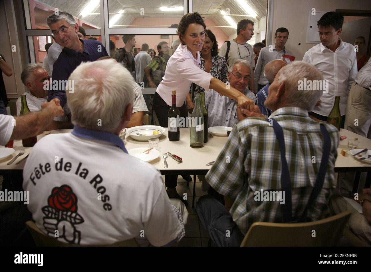 Il vice della Mosella Aurele Filippetti arriva per l'annuale Fete de la Rose (Festa delle rose) a Frangy en Bresse, Francia, il 26 agosto 2007. Foto di Axelle de russe/ABACAPRESS.COM Foto Stock