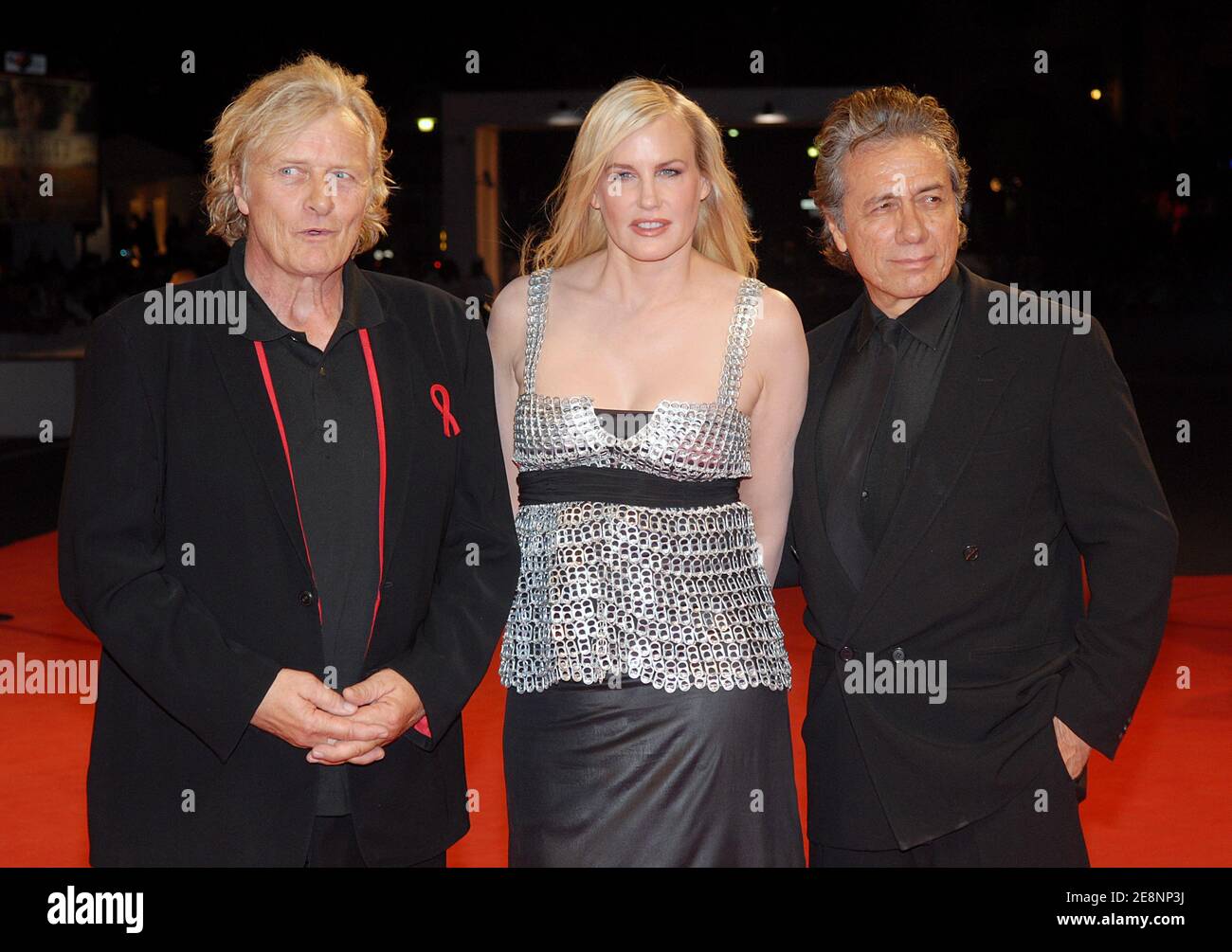 I membri del cast Daryl Hannah, Edward James Olmos e Rutger Hauer camminano sul tappeto rosso mentre arrivano alla proiezione di 'Blade Runner : The Final Cut' al 64° Festival annuale del Cinema di Venezia, il 1° settembre 2007. Foto di Nicolas Khayat/ABACAPRESS.COM Foto Stock