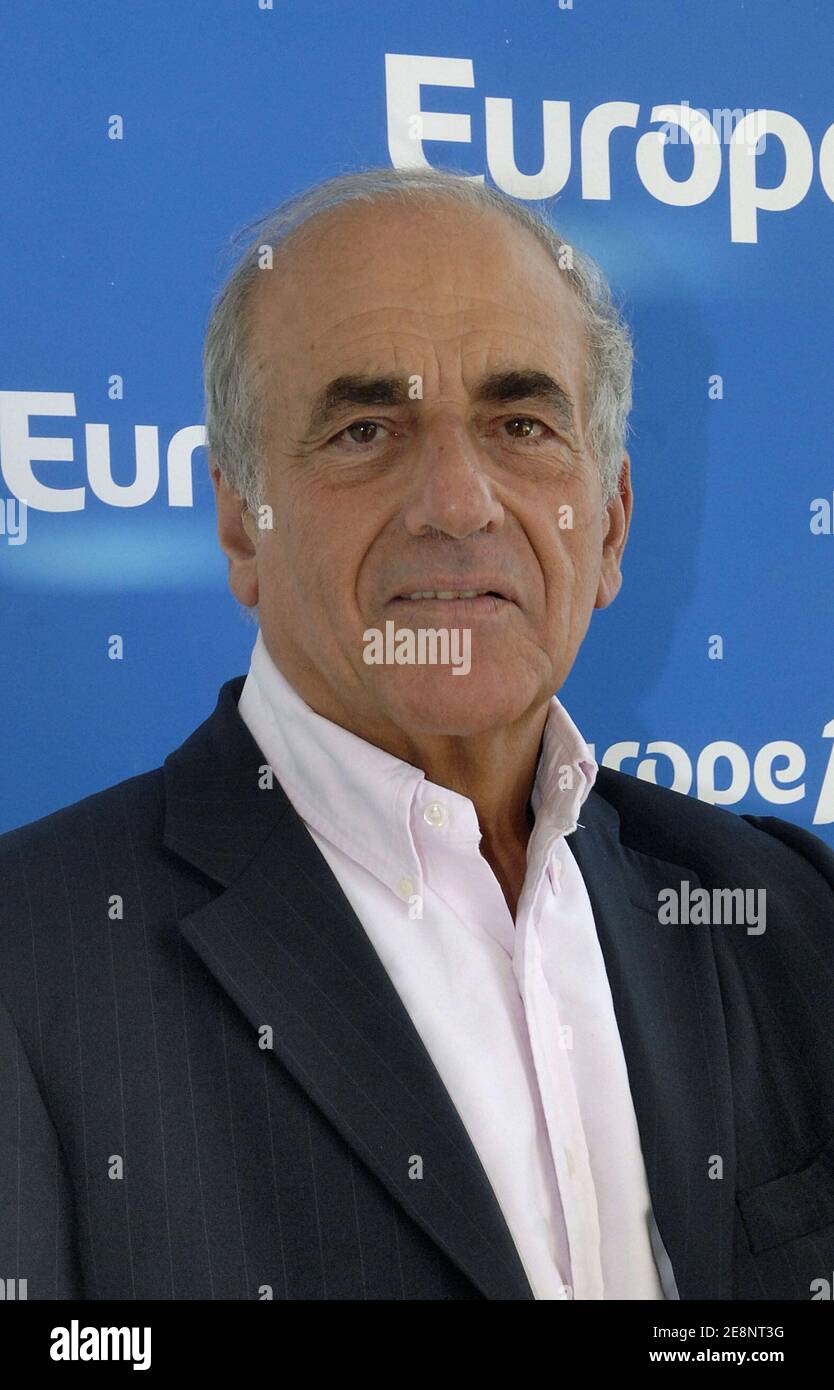 Jean-Pierre Elkabbach partecipa alla conferenza stampa annuale della stazione radio Europe 1 a Parigi, Francia, il 4 settembre 2007. Foto di Giancarlo Gorassini/ABACAPRESS.COM Foto Stock