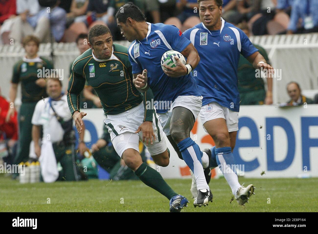 Samoa's Lome Fa'atau durante la partita della Coppa del mondo di rugby IRB Pool A - Sud Africa contro Samoa al Parc des Princes, a Parigi, Francia, il 9 settembre 2007. Il Sudafrica ha vinto 59-7. Foto piscina Rugby 2007/Cameleon/ABACAPRESS.COM Foto Stock