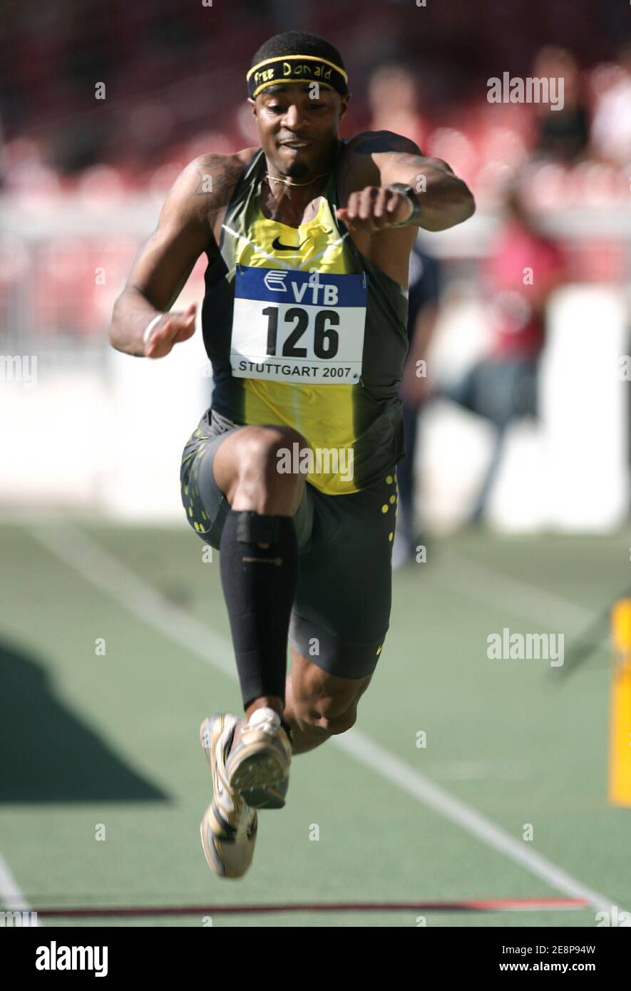 Walter Davis degli Stati Uniti compete nel triplice maschile durante la quinta finale mondiale di atletica leggera IAAF 2007 a Stoccarda, Germania, il 22 settembre 2007. Foto di Gladys Chai von der Laage/Cameleon/ABACAPRESS.COM Foto Stock