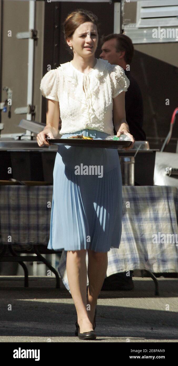 'L'attrice statunitense Emily Mortimer al catering durante la pausa pranzo sul set di ''The Next Pink Panther'' a Boston, Massachusetts, USA, il 25 settembre 2007. Foto di Charles Guerin/ABACAPRESS.COM''' Foto Stock