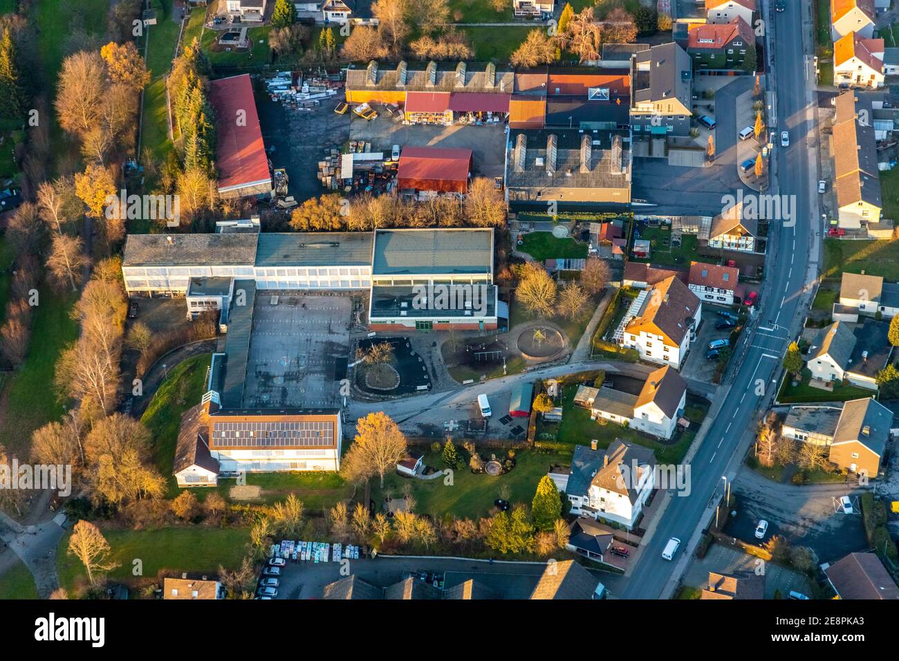 Vista aerea, Melanchthonschule, Wickede, Sauerland, Renania Settentrionale-Vestfalia, Germania, istruzione, istituto di istruzione, DE, Europa, Friedhofstraße, p. Foto Stock