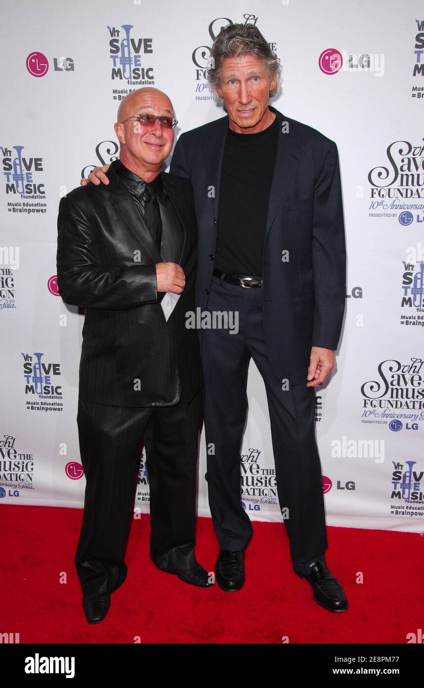 I musicisti Paul Schafer e Roger Waters arrivano al VH1 Save the Music Foundation Gala al Lincoln Center di New York City, USA il 20 settembre 2007. Foto di Gregorio Binuya/ABACAUSA.COM (nella foto: Paul Schafer, Roger Waters) Foto Stock