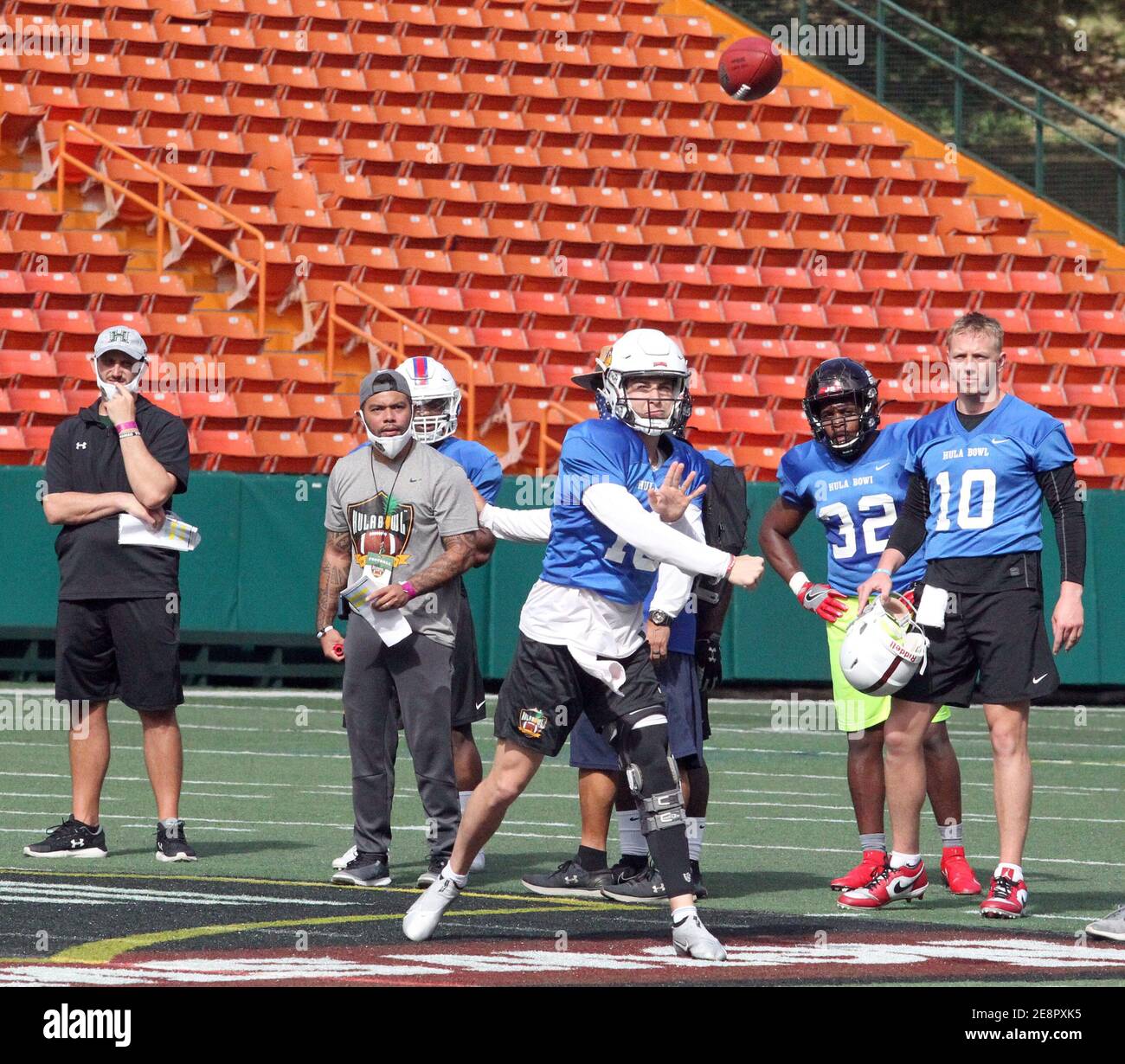 January 31, 2021 - Illinois State Redbirds quarterback Brady Davis #16  warms up prior to the Hula Bowl at Aloha Stadium in Honolulu, HI - Michael  Sullivan/CSM Stock Photo - Alamy