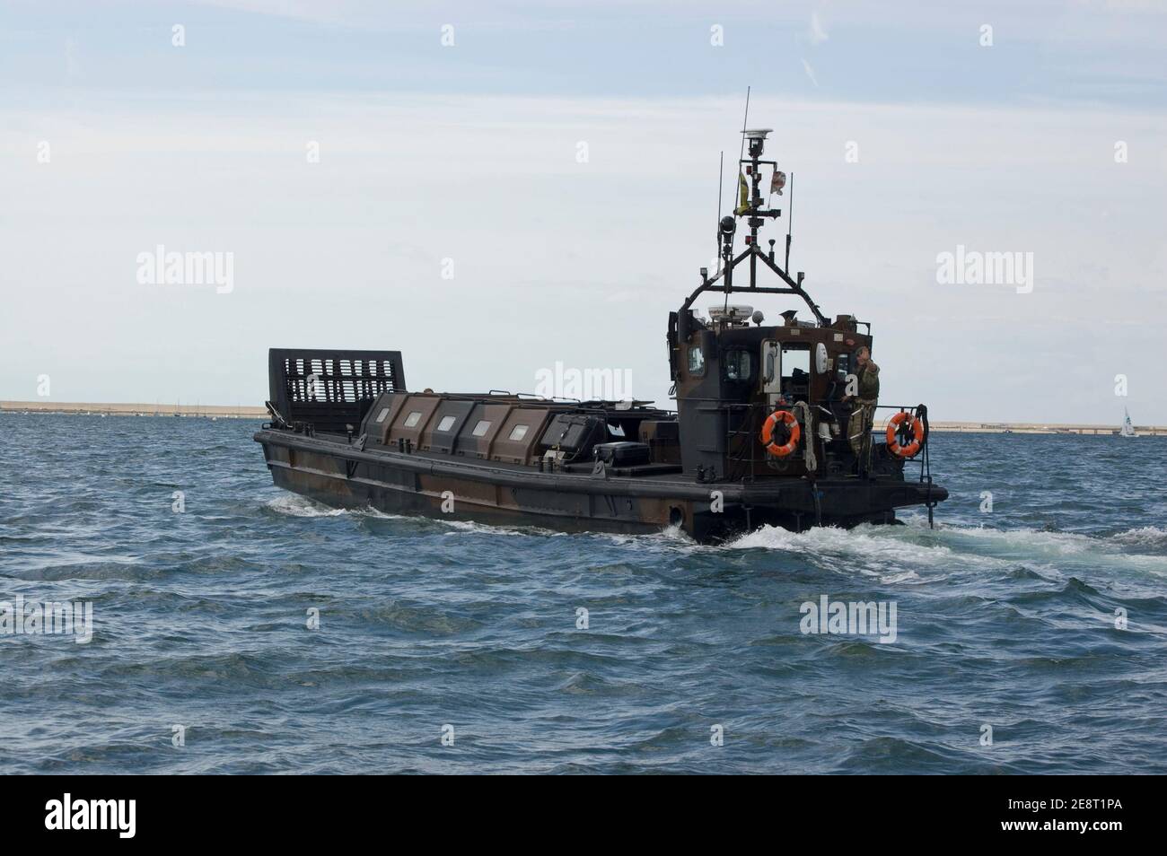 PORTLAND, DORSET, INGHILTERRA - 31 AGOSTO: Imbarcazioni da sbarco Royal Marine che pattugliano Portland Harbour il 31 2012 agosto. La Royal Navy sta proteggendo gli eventi A. Foto Stock