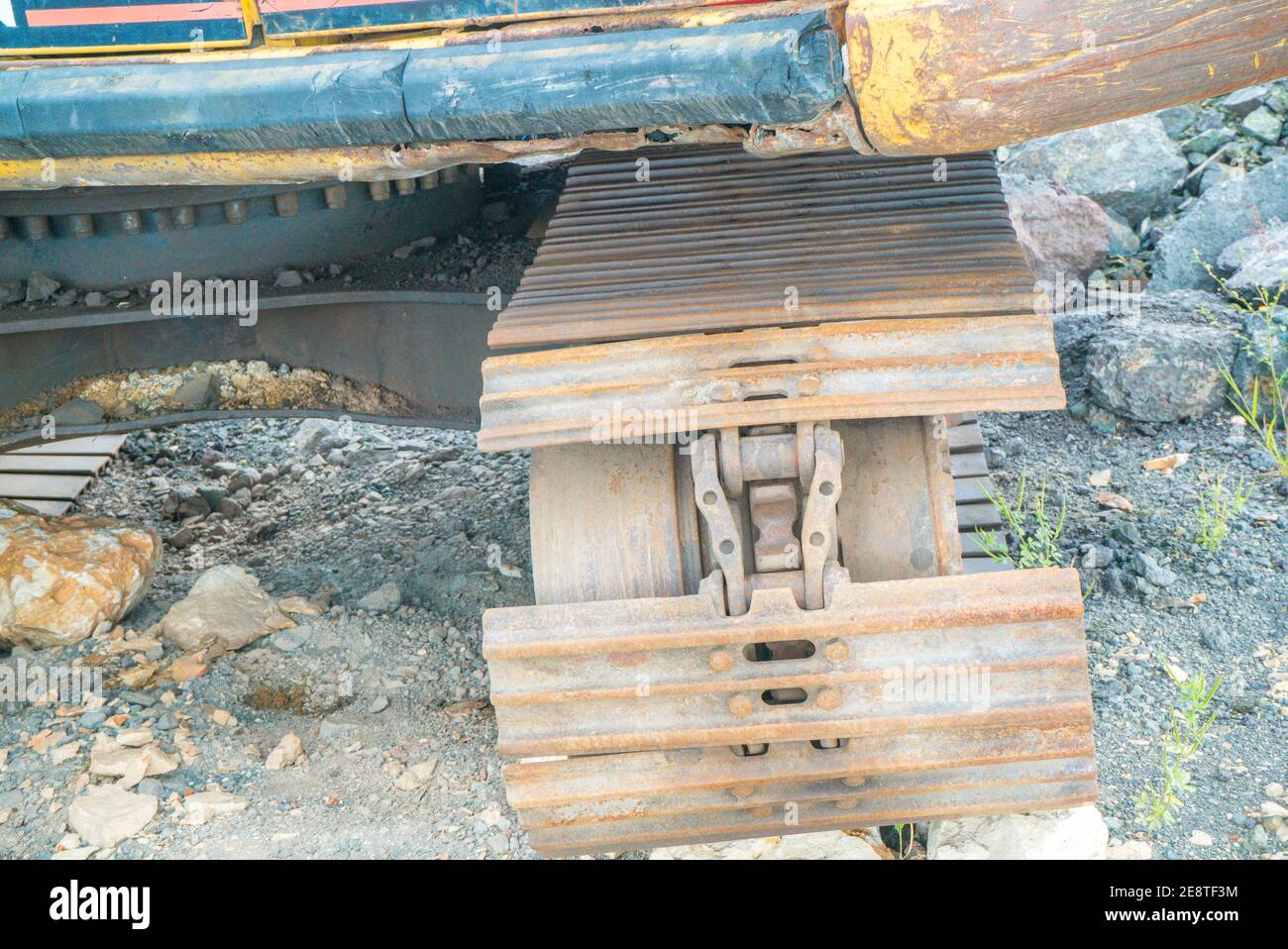 Cingolo continuo rotto su un bulldozer Foto Stock
