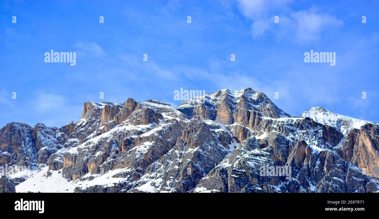 Il gruppo di Tofane innevate a Cortina d'Ampezzo Foto Stock