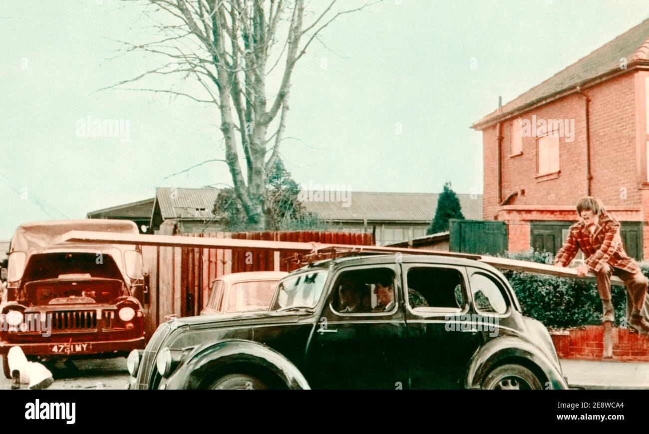 The Plank è un film comico britannico del 1967 con la partecipazione di Tommy Cooper e Eric Sykes. Tommy Cooper nacque il 19 1921 marzo e morì il 15 1984 aprile. Foto Stock