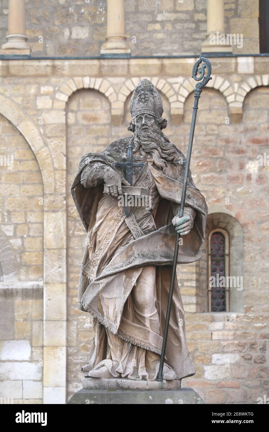 Statua di San Bonifazio a Magonza, Germania Foto Stock