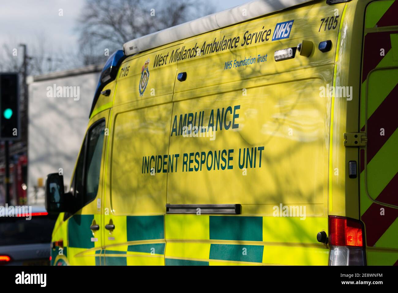 Witton, Birmingham, West Midlands, Regno Unito. 1 febbraio 2021: Le squadre di ambulanza HART e di ambulanza, British Transport Police, tra gli altri, si sono precipitata sulla scena di un incidente in pista a Witton Station verso mezzogiorno di lunedì. "Attualmente abbiamo due ambulanze, due ufficiali paramedici, un paramedico di terapia critica e il Midlands Air Ambulance di Cosford con UN MERIT trauma medico e terapia paramedica a bordo" - dichiarazione del West Midlands Ambulance Service. Credit: Ryan Underwood / Alamy Live News Foto Stock