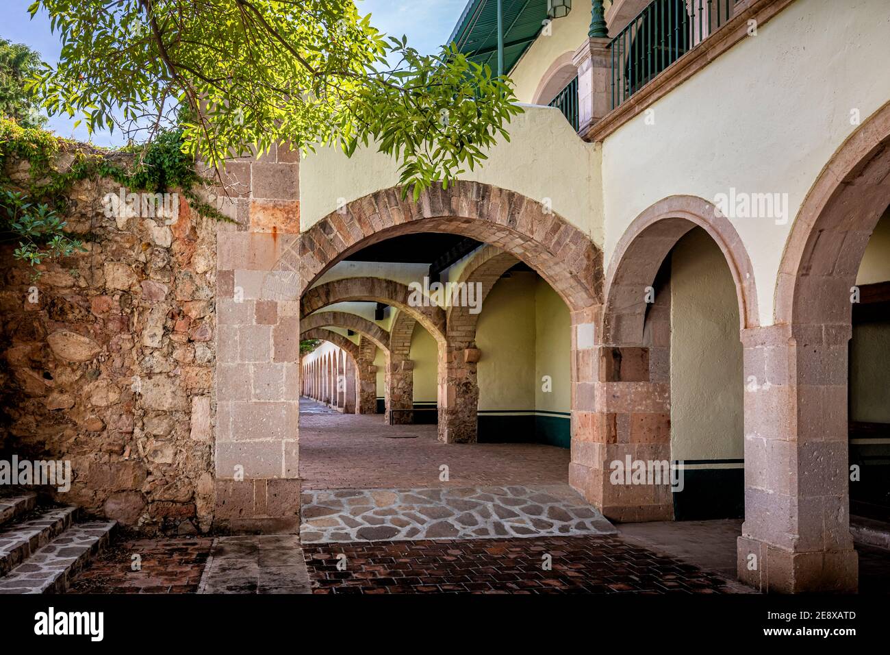 Archi adornano l'Hacienda Bernardez a Guadalupe, Zacatecas, Messico. Foto Stock